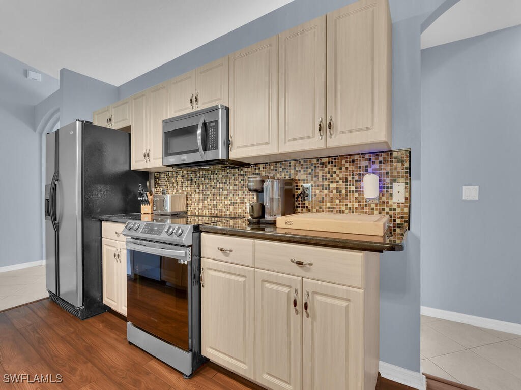3 Bed SingleFamilyResidence for Sale in Naples, photo 13