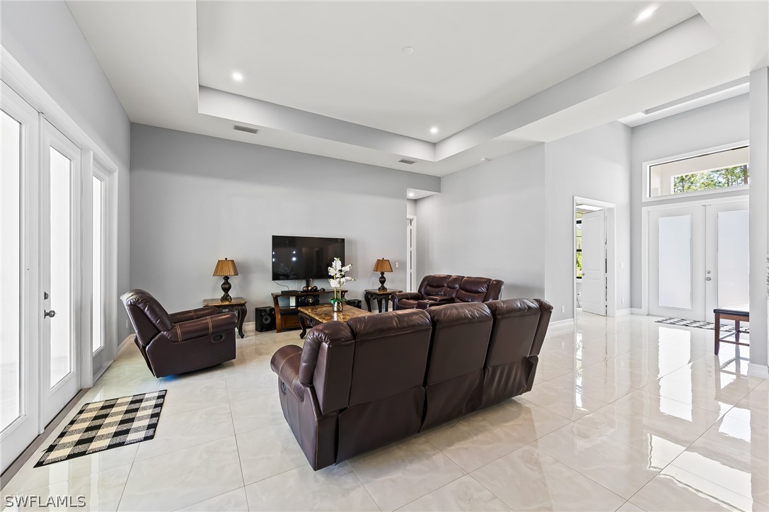 4 Bed SingleFamilyResidence for Sale in Naples, photo 13