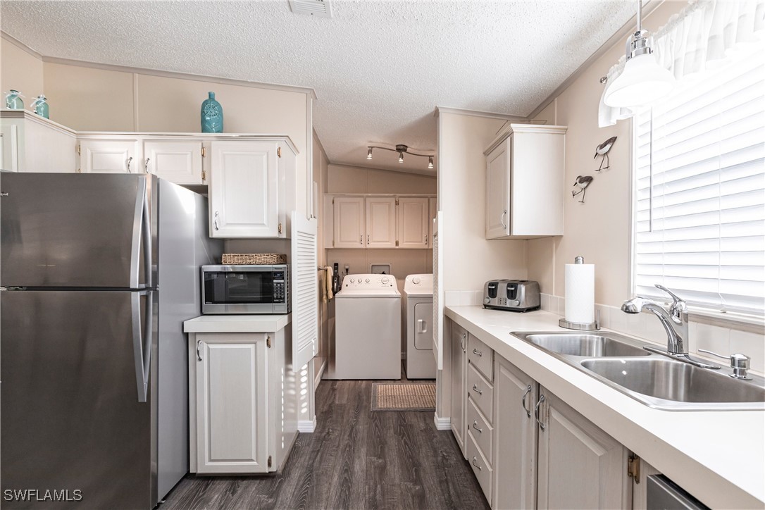 2 Bed ManufacturedHome for Sale in North Fort Myers, FL — photo 13