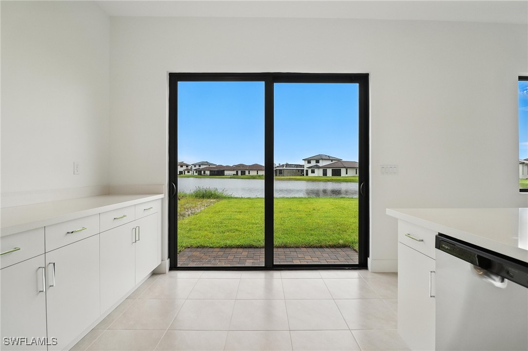 3 Bed Waterfront Home for Sale in Silverwood, FL, $421,307 — photo 13