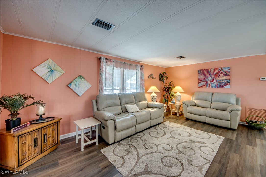 2 Bed ManufacturedHome for Sale in Pine Island Cove, photo 13
