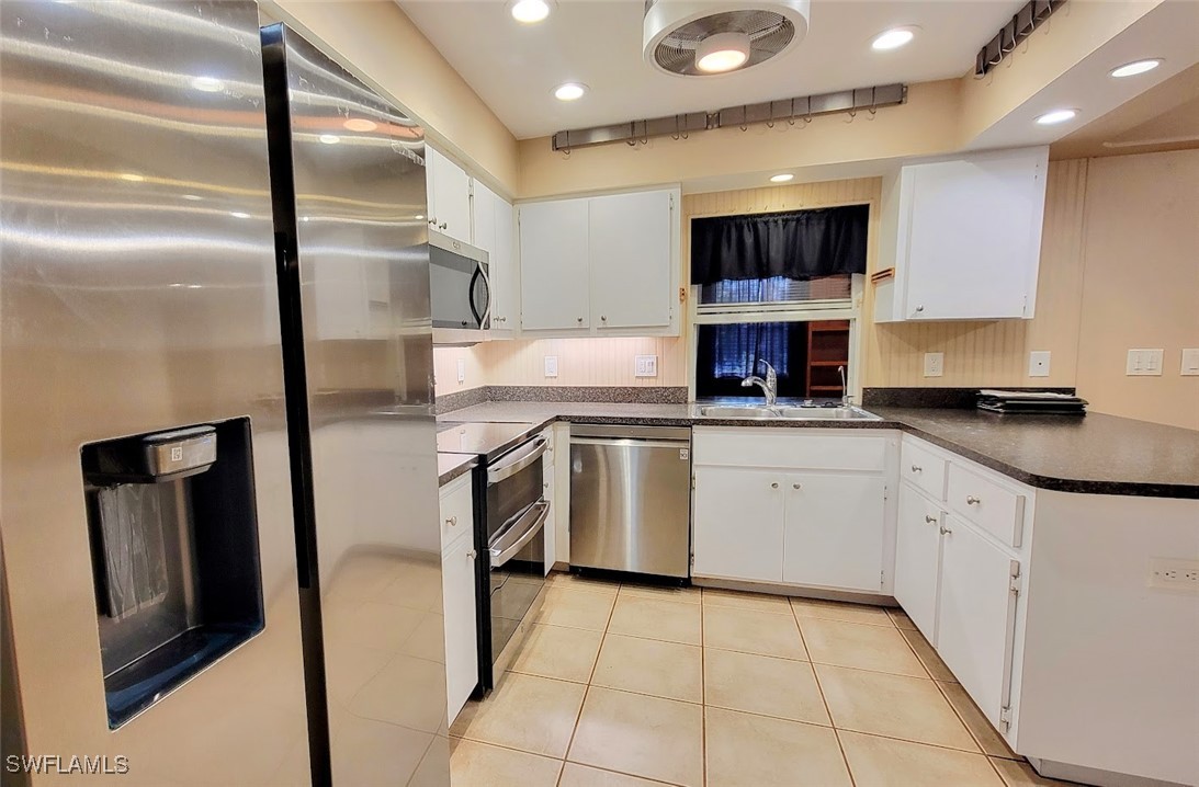 3 Bed SingleFamilyResidence for Sale in Port Labelle, FL — photo 13