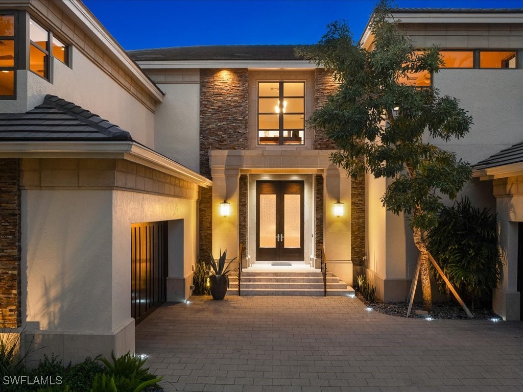 6 Bed Pool Home for Sale in Park Shore, photo 13