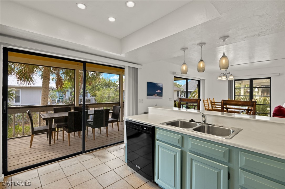 2 Bed Waterfront Home for Sale in Captiva, FL, $899,000 — photo 13