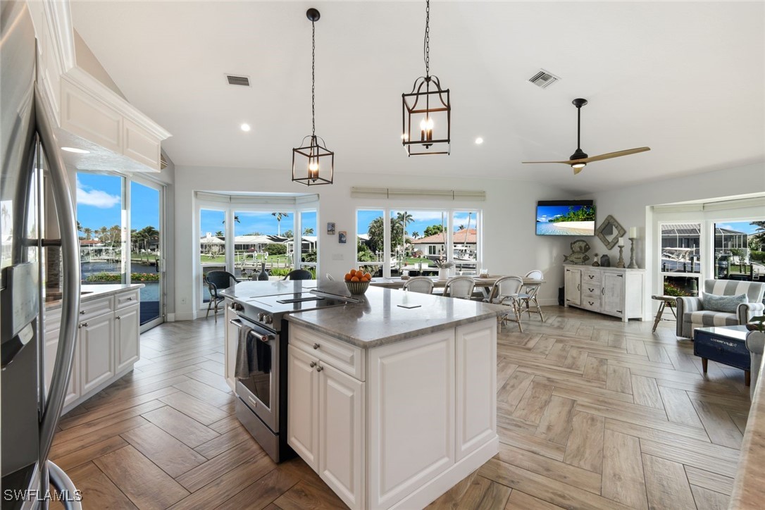 4 Bed Pool Home for Sale in Palm Acres, photo 13
