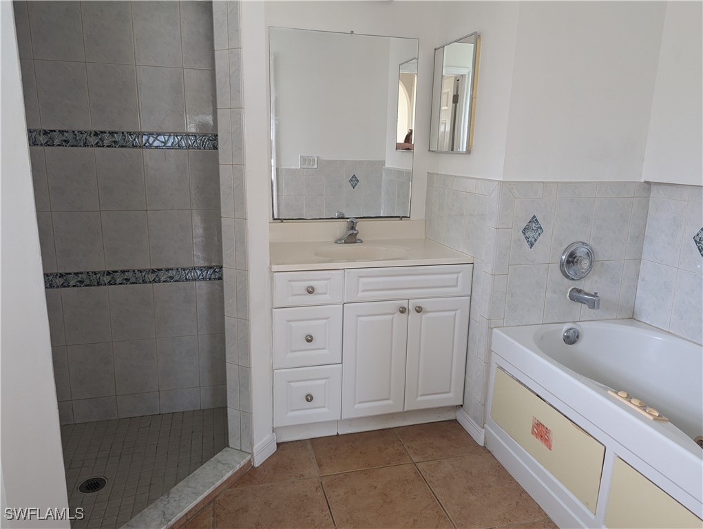 4 Bed SingleFamilyResidence for Sale in Cape Coral, FL — photo 13
