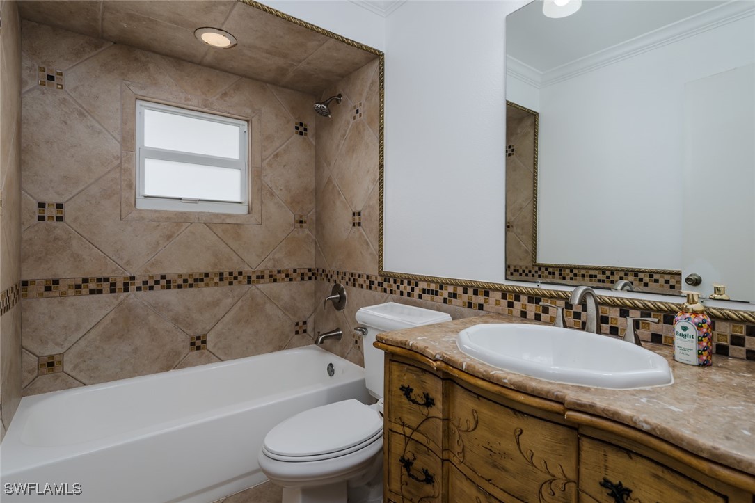 4 Bed SingleFamilyResidence for Sale in Naples, photo 13