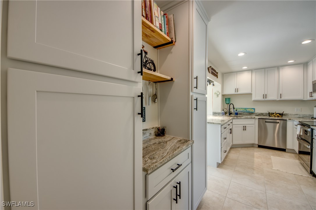 2 Bed Waterfront Home for Sale in Bokeelia, photo 13