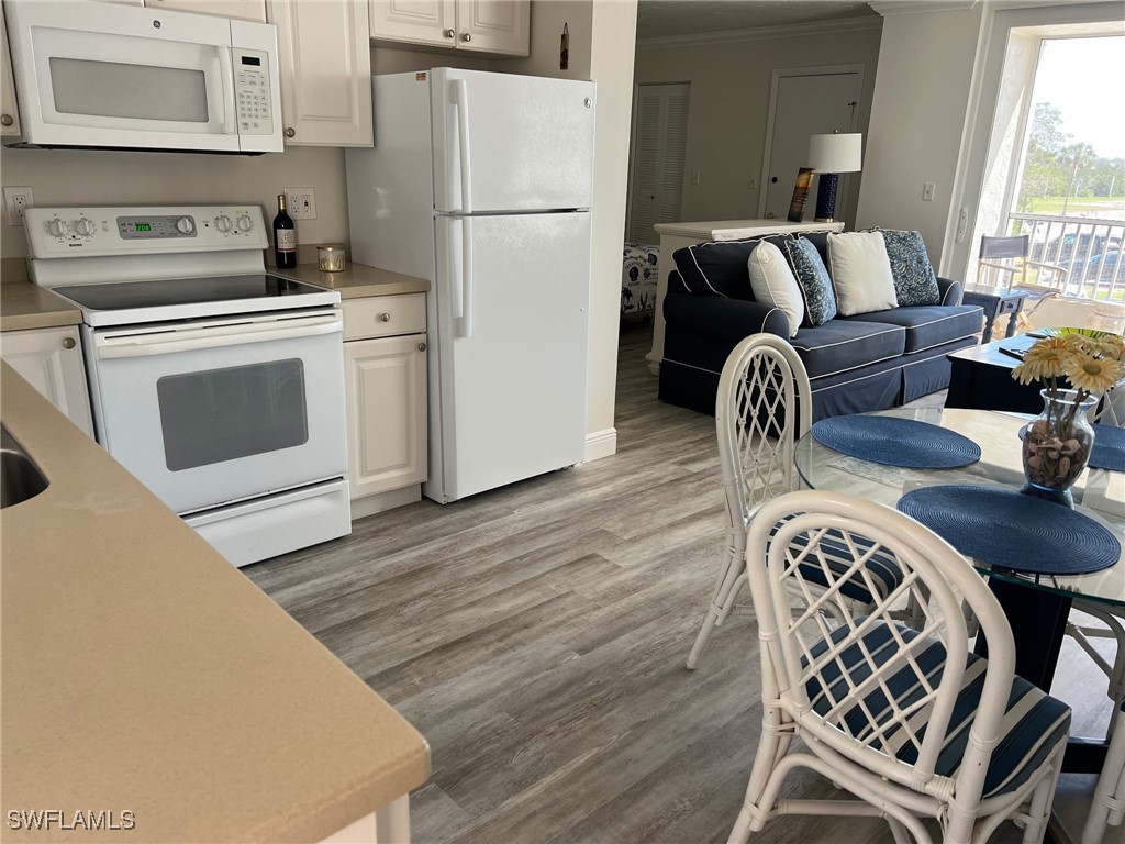 1 Bed Waterfront Home for Sale in Beach And Tennis Club, photo 13