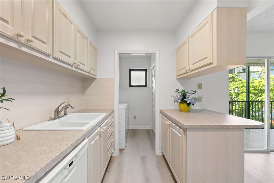 1 Bed Condominium for Sale in Naples, FL, $275,000 — photo 13