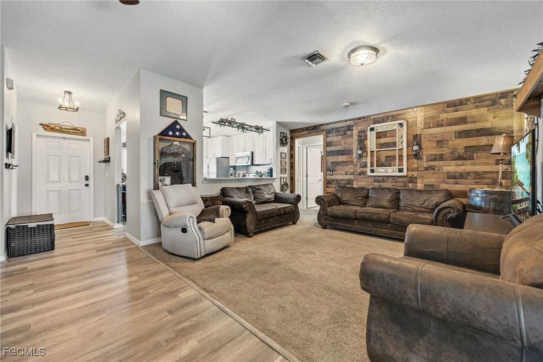 3 Bed SingleFamilyResidence for Sale in Greenbriar, FL — photo 13