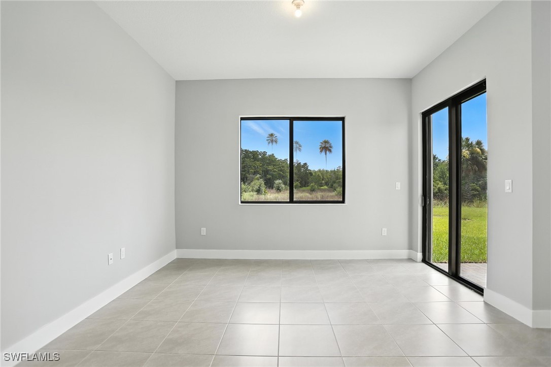 3 Bed SingleFamilyResidence for Sale in Silverwood, FL — photo 13