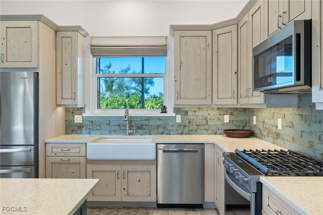 3 Bed Pool Home for Sale in Castaway Estates, photo 13
