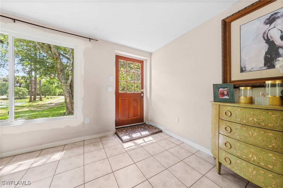 2 Bed SingleFamilyResidence for Sale in Naples, photo 13