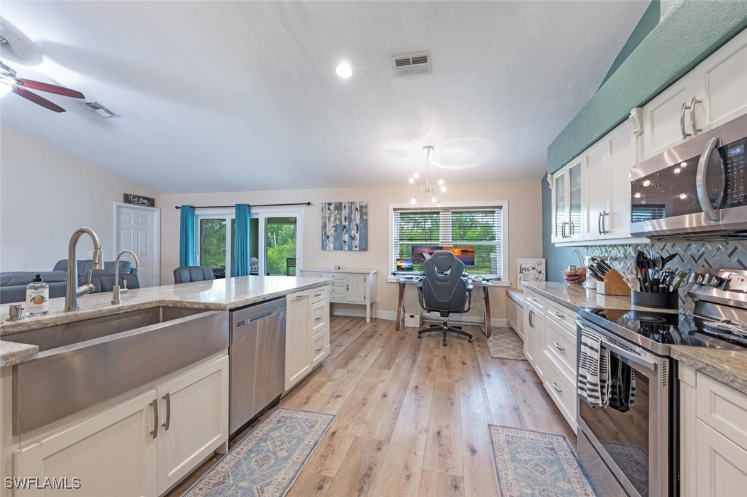 3 Bed SingleFamilyResidence for Sale in Naples, photo 13