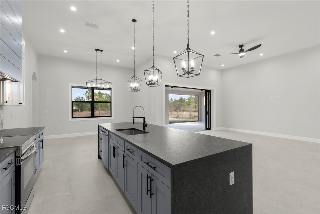 4 Bed SingleFamilyResidence for Sale in Naples, photo 13