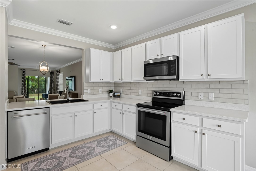 3 Bed SingleFamilyResidence for Sale in Entrada, FL — photo 13