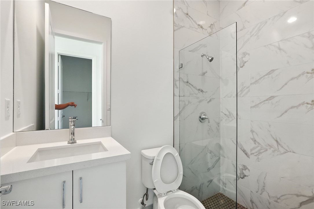4 Bed SingleFamilyResidence for Sale in Maple Ridge, FL — photo 13