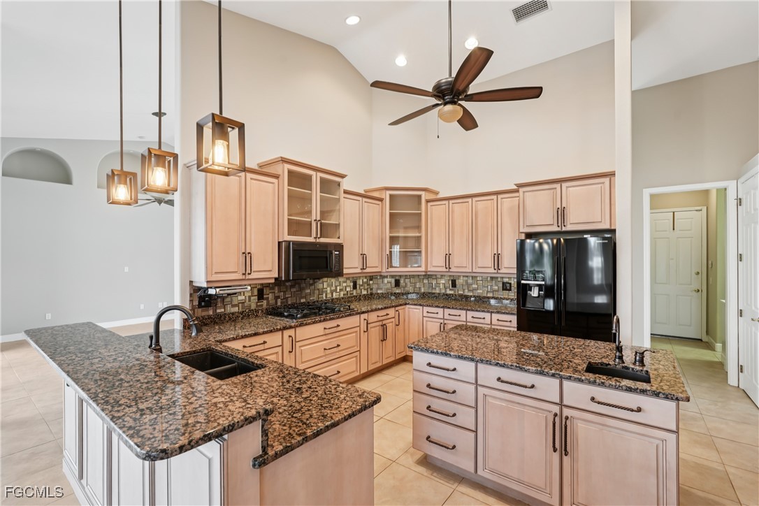 3 Bed Pool Home for Sale in Cape Coral, photo 13