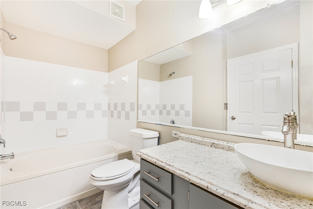 2 Bed Condominium for Sale in Terrace, photo 13