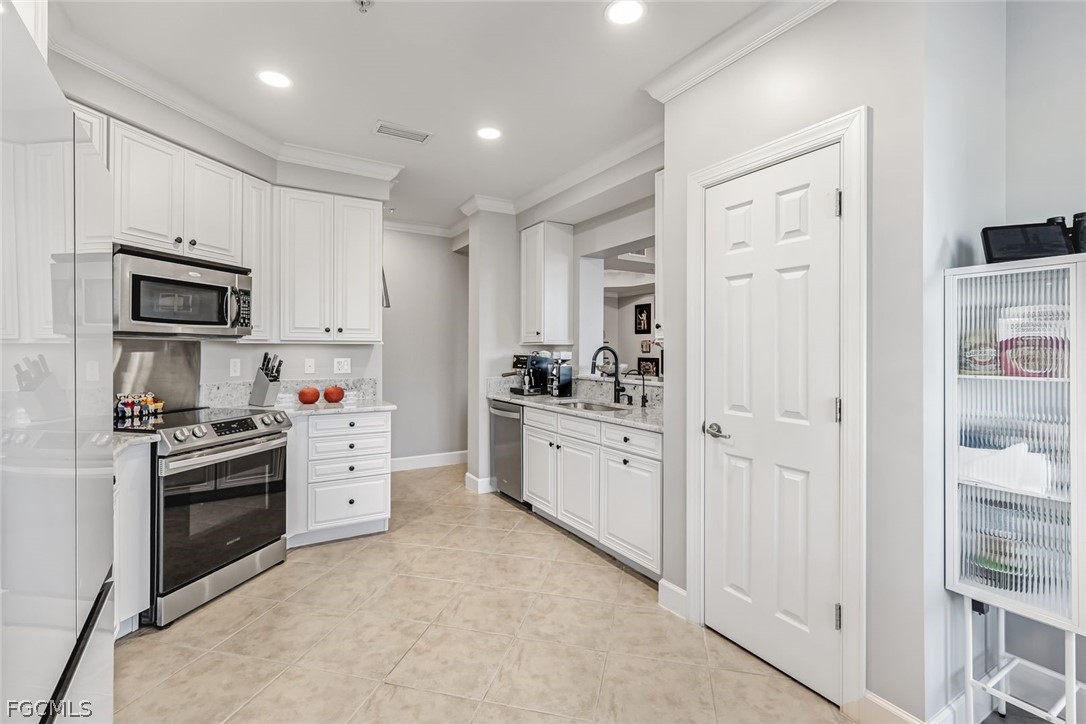 3 Bed Waterfront Home for Sale in Somerset, FL, $465,000 — photo 13