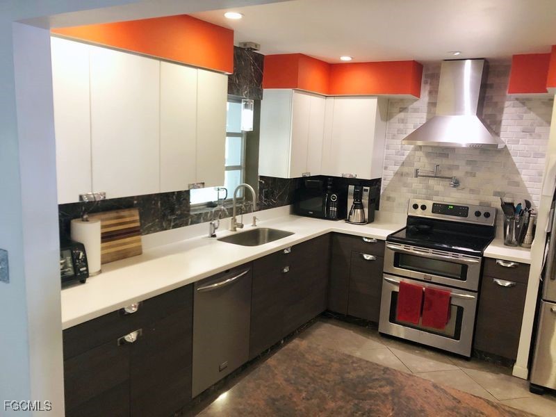 2 Bed SingleFamilyResidence for Sale in Cypress Terrace, photo 13