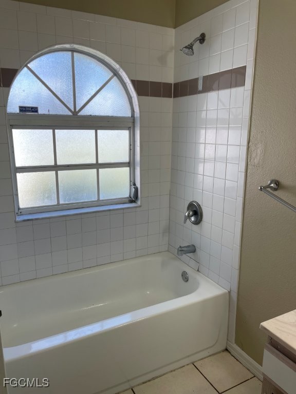 5 Bed Pool Home for Sale in Oakwood, photo 13