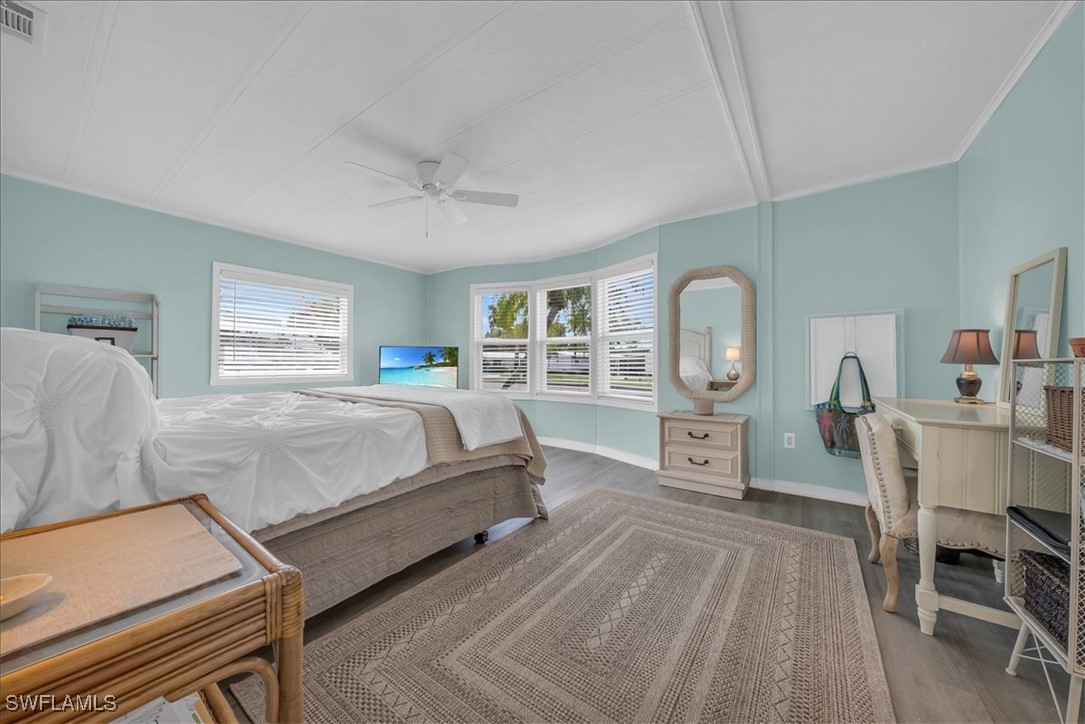 2 Bed ManufacturedHome for Sale in Naples, photo 13