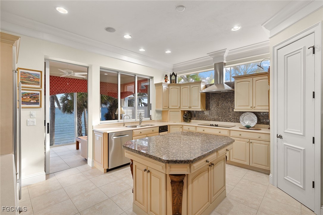 4 Bed Pool Home for Sale in Sanibel Estates, photo 13