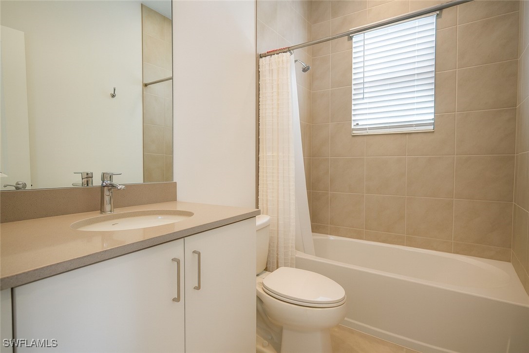 3 Bed Waterfront Home for Sale in Silverwood, FL, $375,000 — photo 13