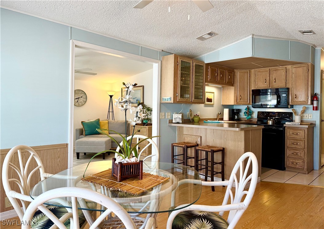 2 Bed ManufacturedHome for Sale in Naples, FL, $125,000 — photo 13