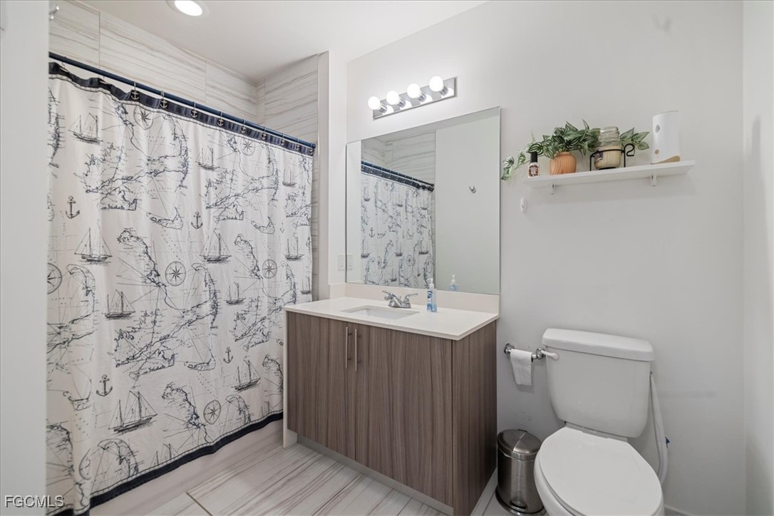 2 Bed Condominium for Sale in Royal Pointe, photo 13