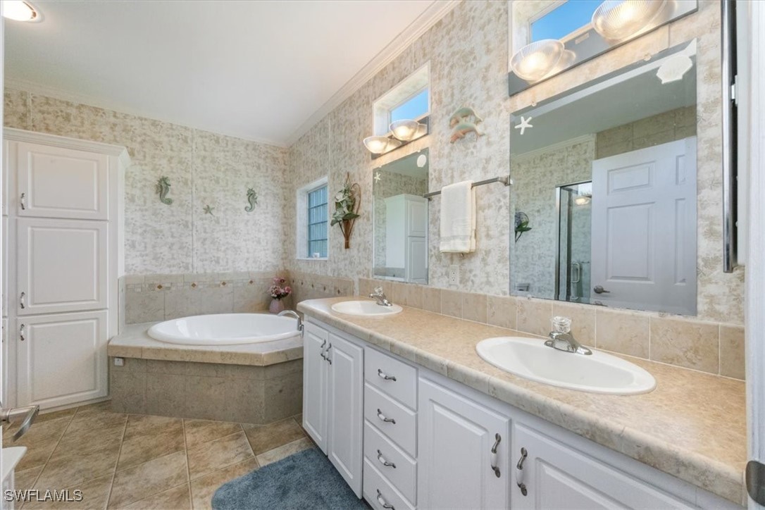 3 Bed ManufacturedHome for Sale in Bonita Springs, photo 13