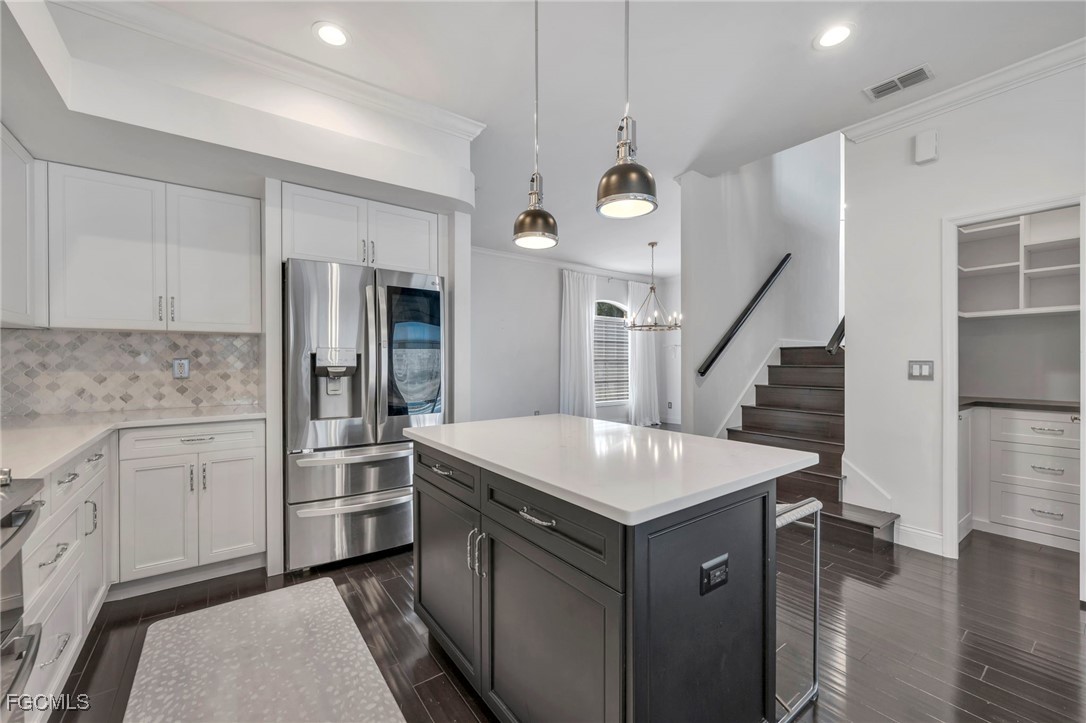 5 Bed Pool Home for Sale in Stoneybrook, photo 13