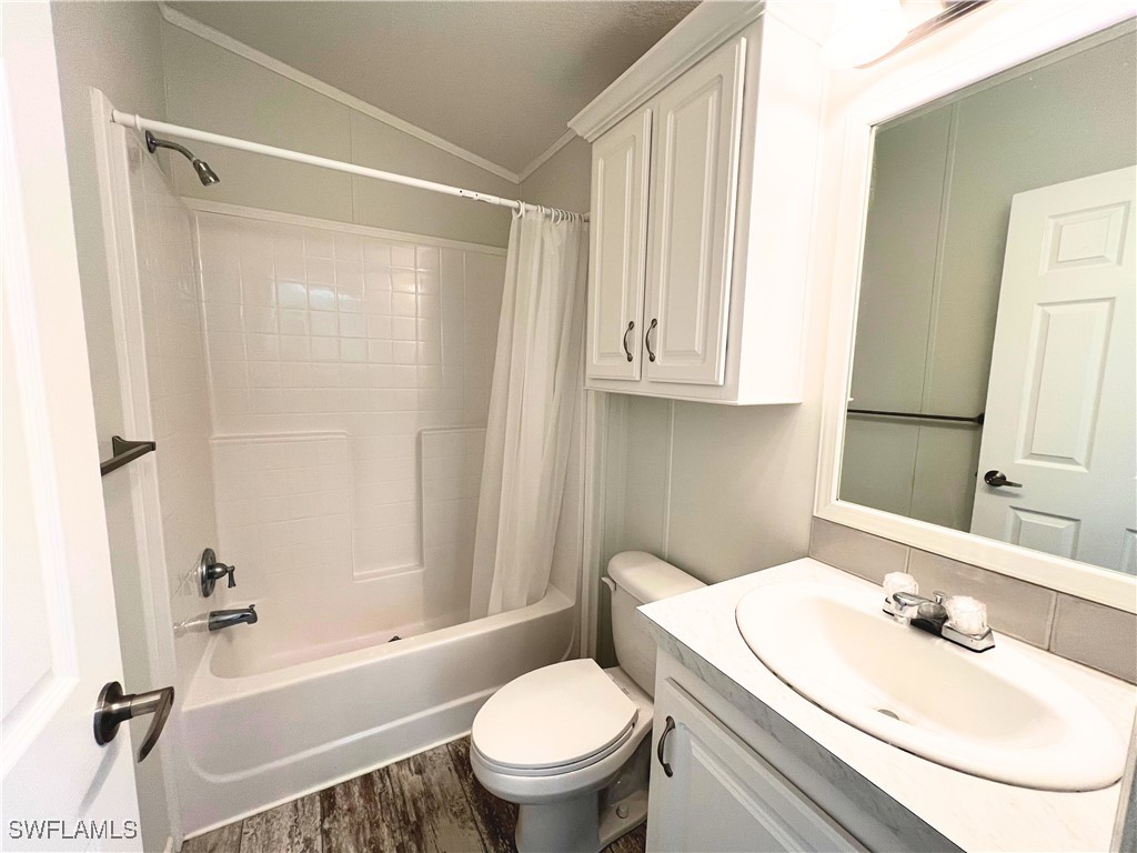 2 Bed ManufacturedHome for Sale in Naples, FL, $167,000 — photo 13