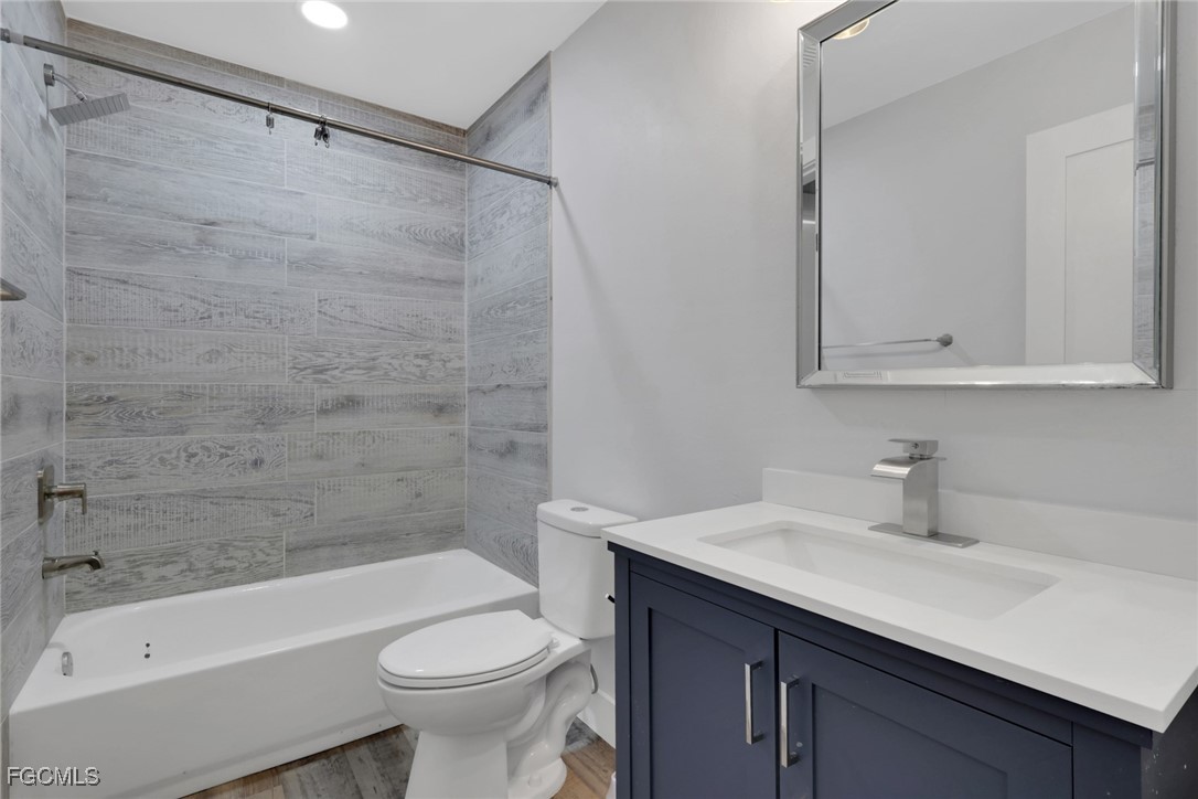 3 Bed SingleFamilyResidence for Sale in Buckingham, FL — photo 13