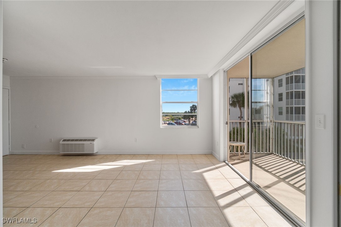 1 Bed Waterfront Home for Sale in Bonita Beach, photo 13