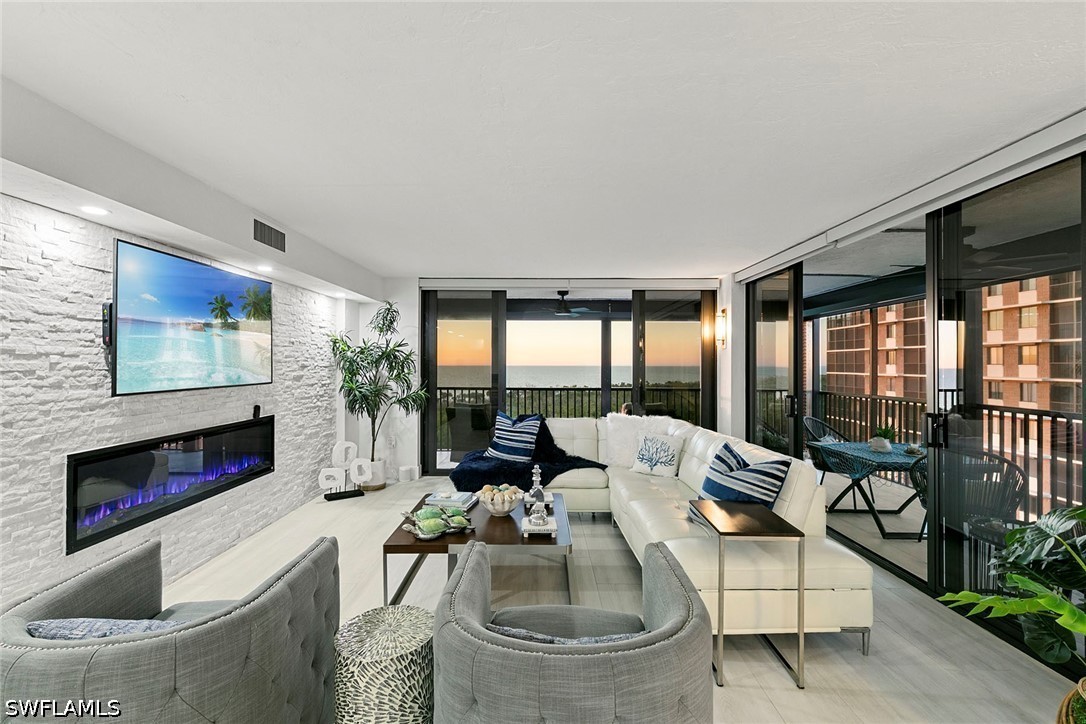 2 Bed Waterfront Home for Sale in Naples, photo 13