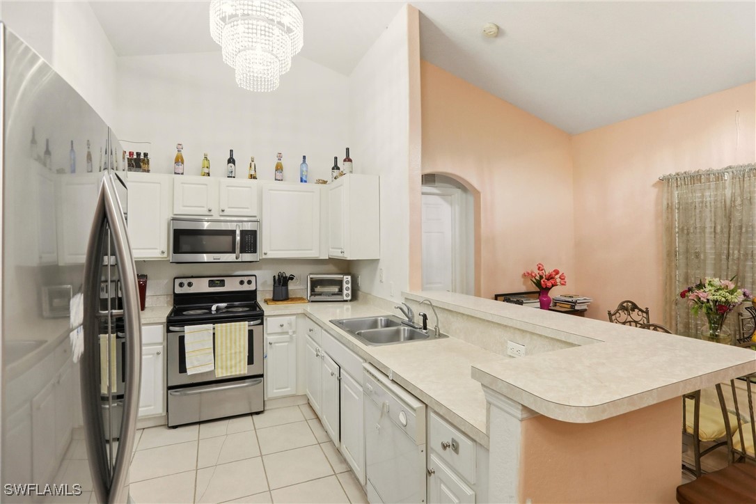 3 Bed SingleFamilyResidence for Sale in Naples, photo 13