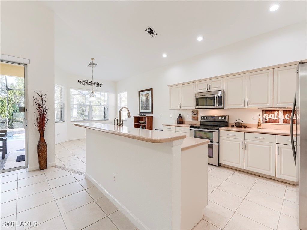 3 Bed Pool Home for Sale in Bramble Cove, FL, $399,000 — photo 13
