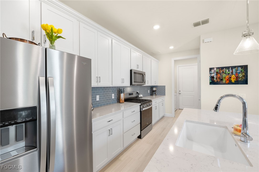 3 Bed SingleFamilyResidence for Sale in Estero, photo 13