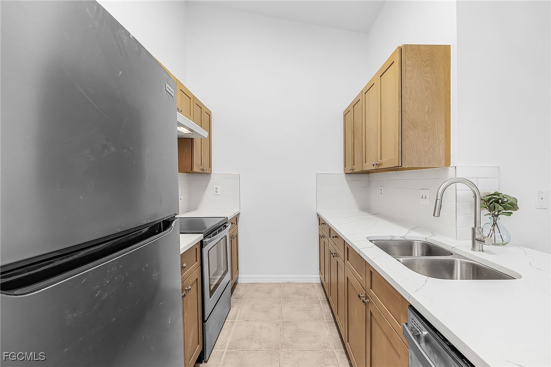 2 Bed Attached for Sale in Cape Coral, photo 13