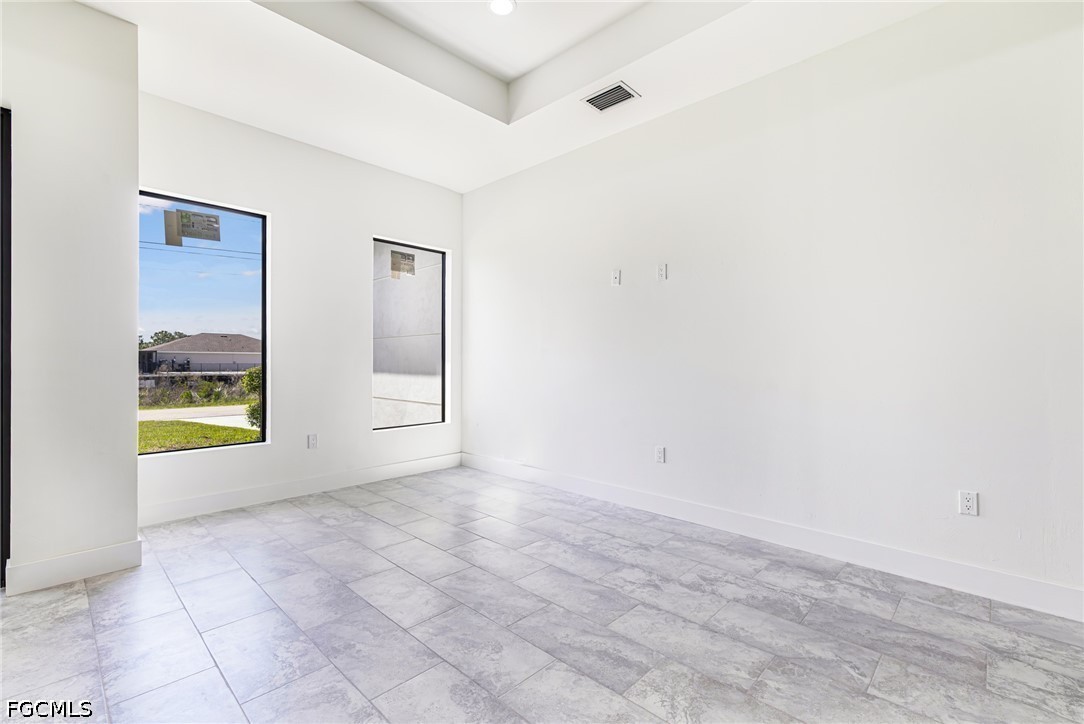 3 Bed SingleFamilyResidence for Sale in Lehigh Acres, photo 13