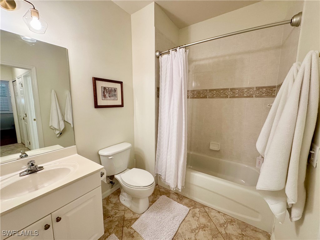 2 Bed Condominium for Sale in Lake Barrington, photo 13
