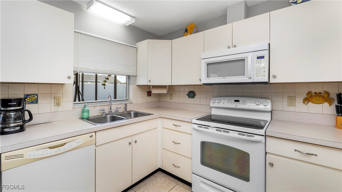 2 Bed SingleFamilyResidence for Sale in Gulf Cove, photo 13