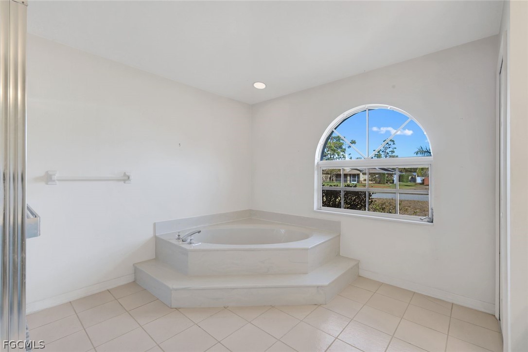 3 Bed SingleFamilyResidence for Sale in Terrapin Wood, FL — photo 13