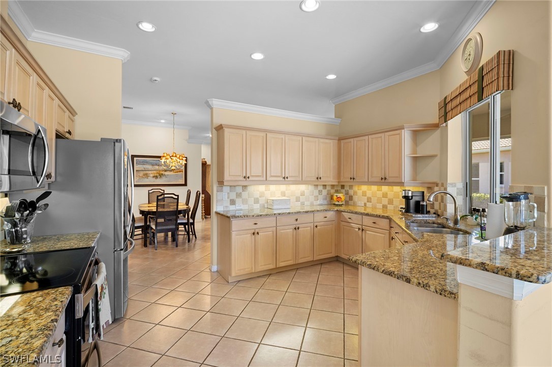 3 Bed SingleFamilyResidence for Sale in Naples, photo 13