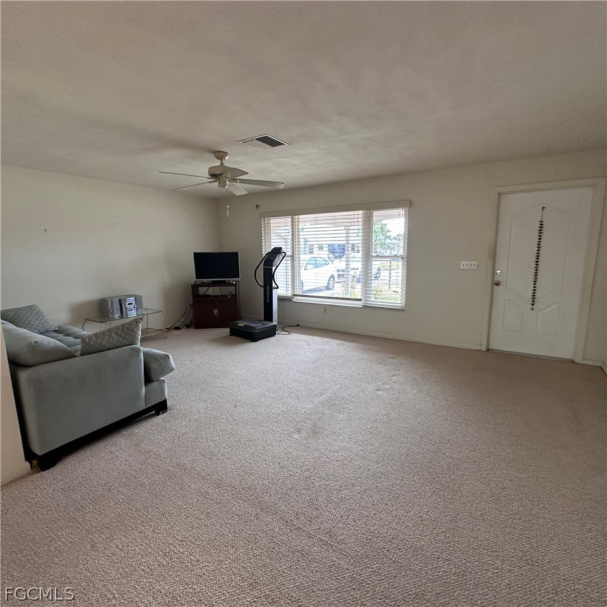 2 Bed SingleFamilyResidence for Sale in Cape Coral, photo 13