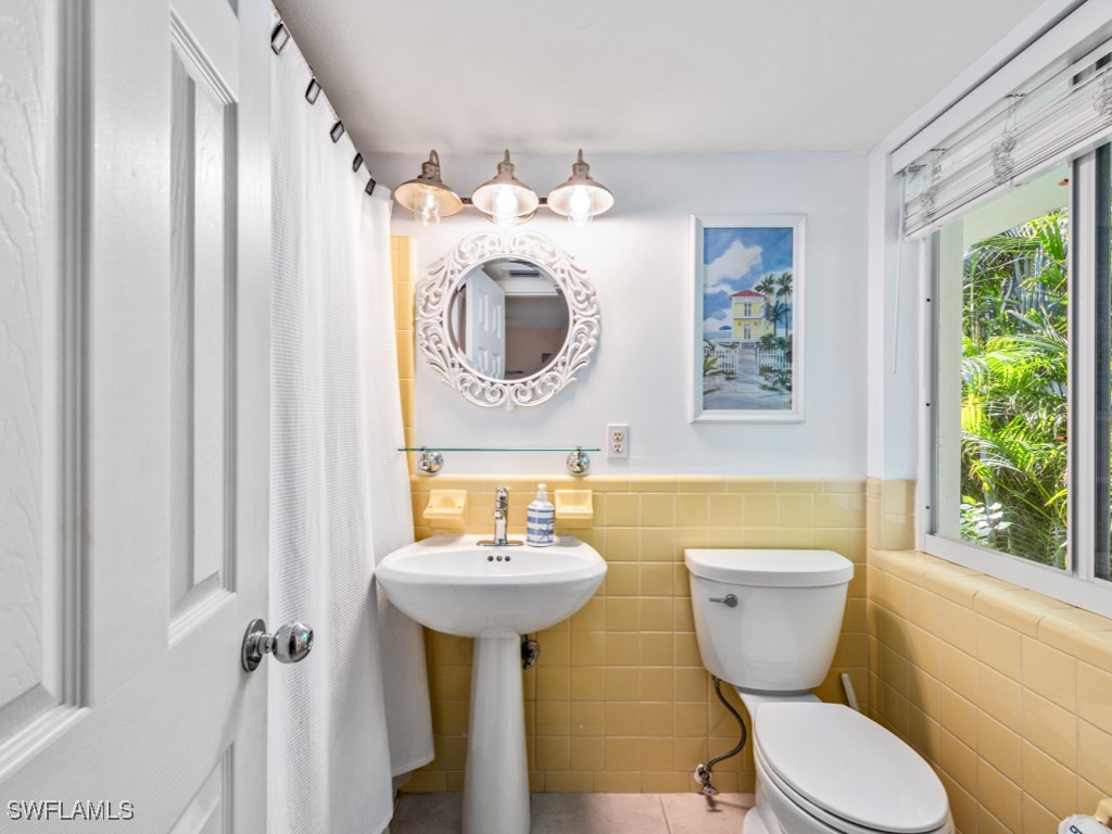 2 Bed Condominium for Sale in Naples, photo 13