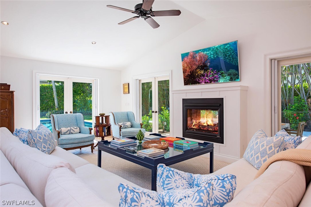 3 Bed Pool Home for Sale in Park Shore, photo 13